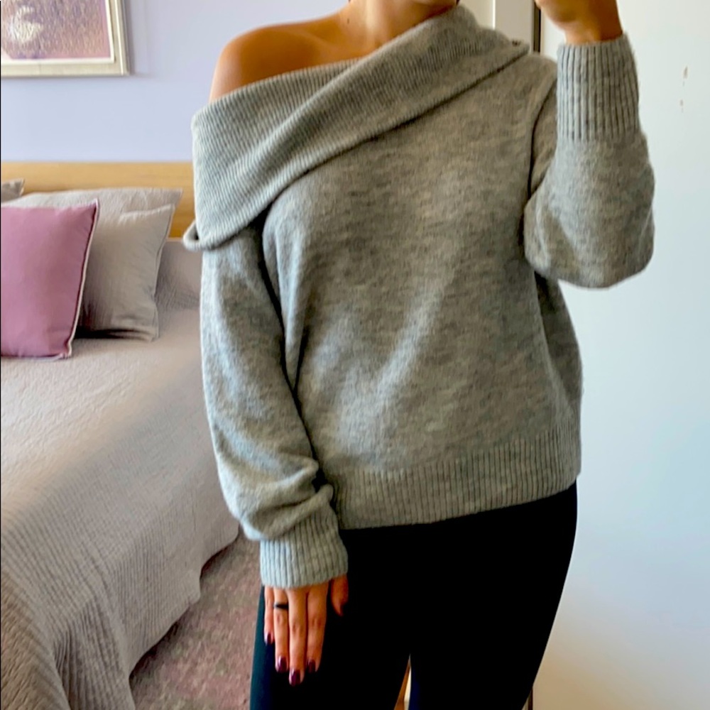 SOLD: H&M off the Shoulder Sweater